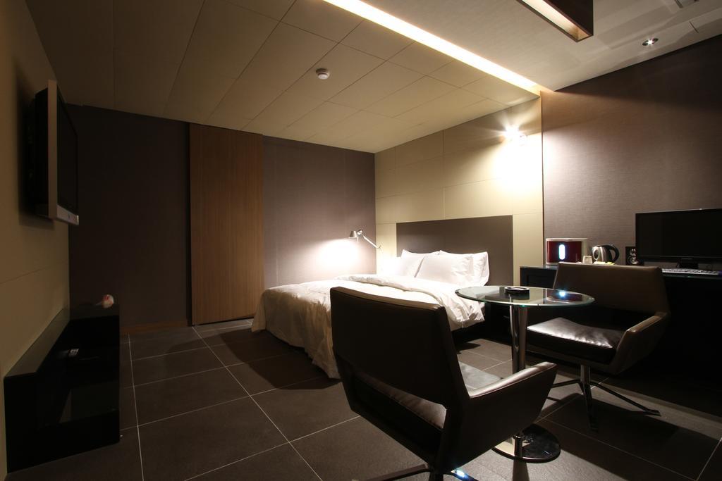 Valentine Hotel جويانج الغرفة الصورة