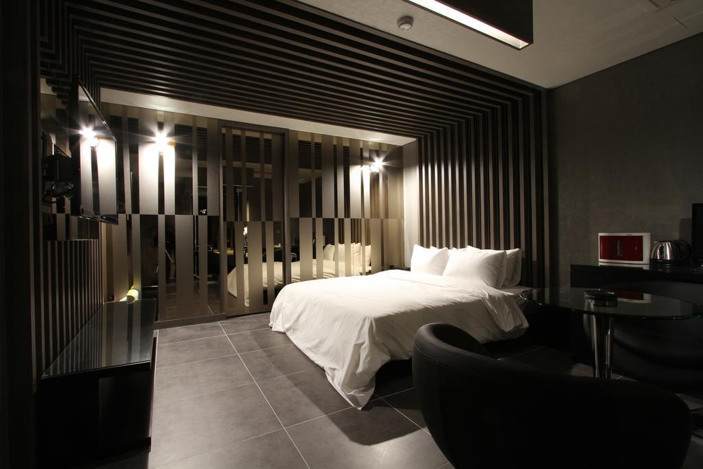 Valentine Hotel جويانج الغرفة الصورة