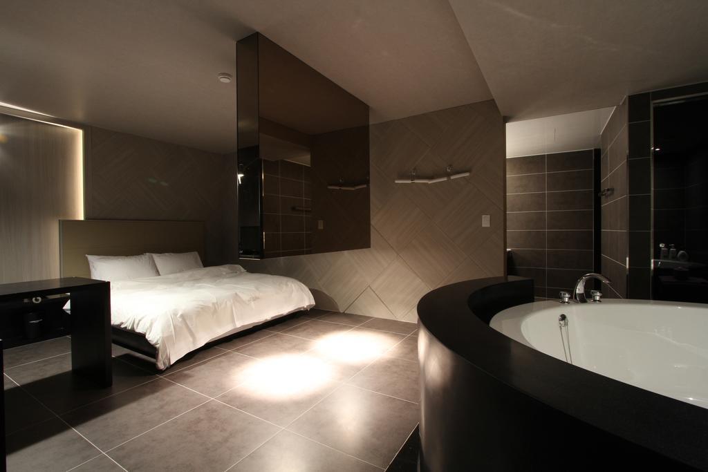 Valentine Hotel جويانج الغرفة الصورة